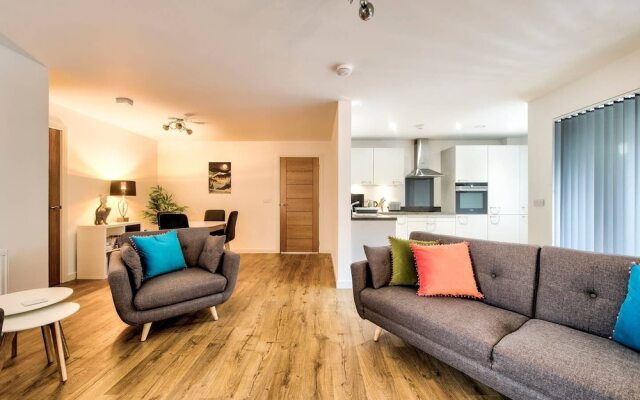 Stylish 2 Bed Apartment With Easy Access To The City Centre