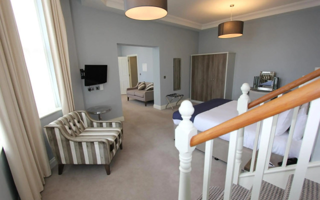 Yarrow Hotel
