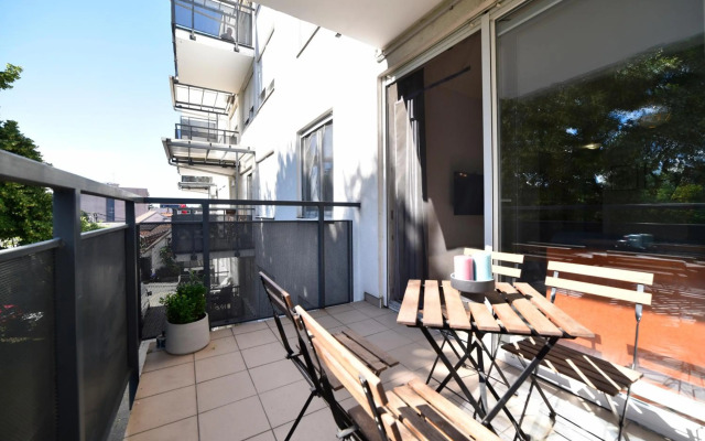 Block Apartment Park