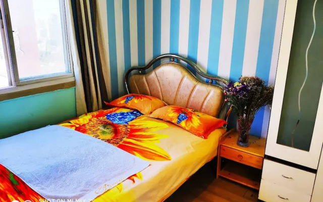 Kunming Harbor Home Hostel