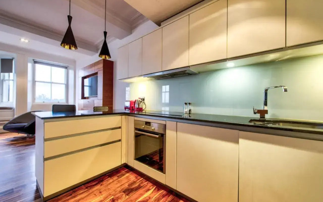 Sumptuous 2BR Apt Next To Edinburgh Castle!