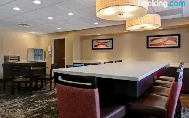 Ramada Inn & Suites Denver International Airport