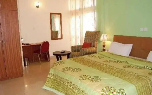 Universal Hotel Enugu