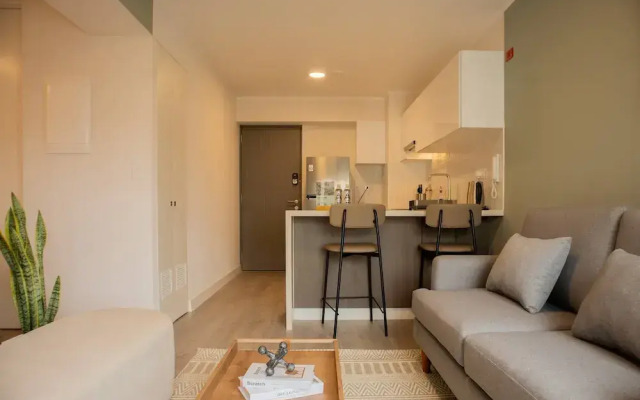 w Radiant 1BR w Private Balcony in Miraflores