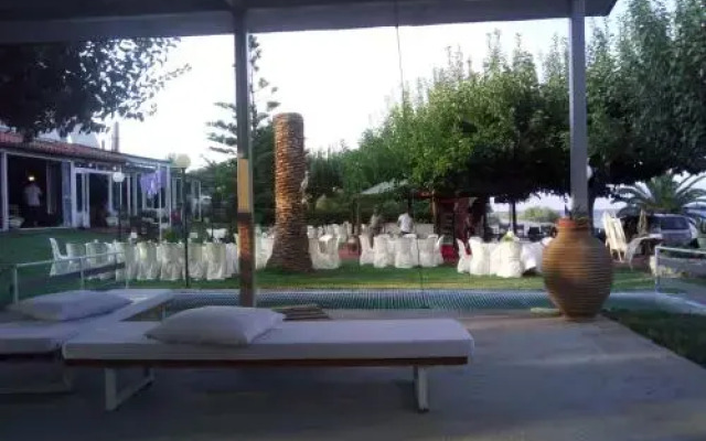 Evoikos beach & resort