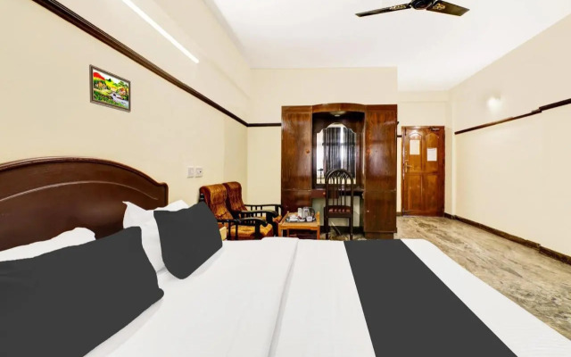 OYO 15837 Hotel Rvee's Regency