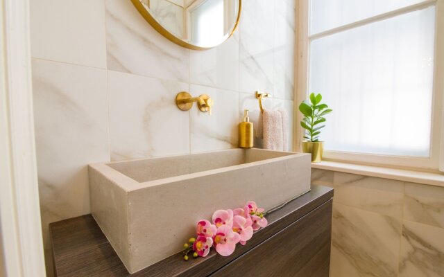 Count Zrinyi Basilica Residence