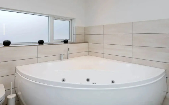 9 Person Holiday Home in Hojslev-by Traum