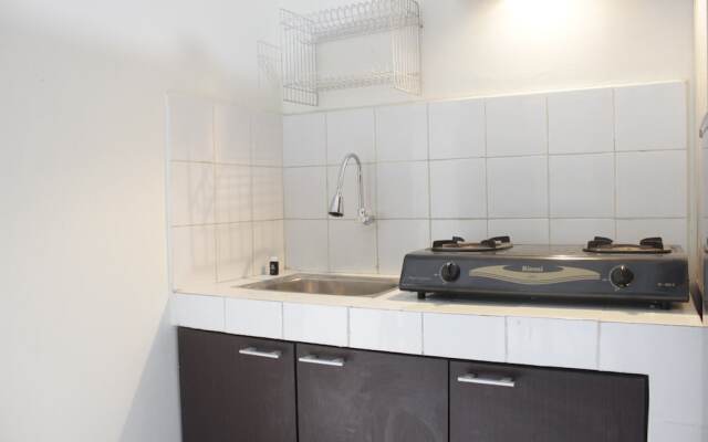 Comfy & Clean 2Br Apartment At Gateway Ahmad Yani Cicadas
