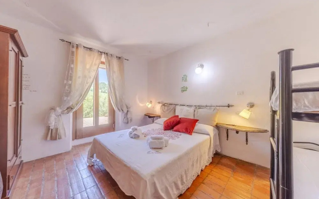 Farmhouse in Carpegna With Private Pool