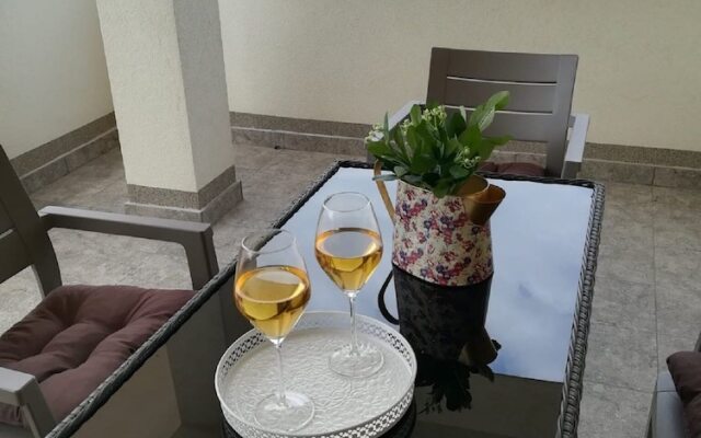 Apartment Villa Bijele Stijene