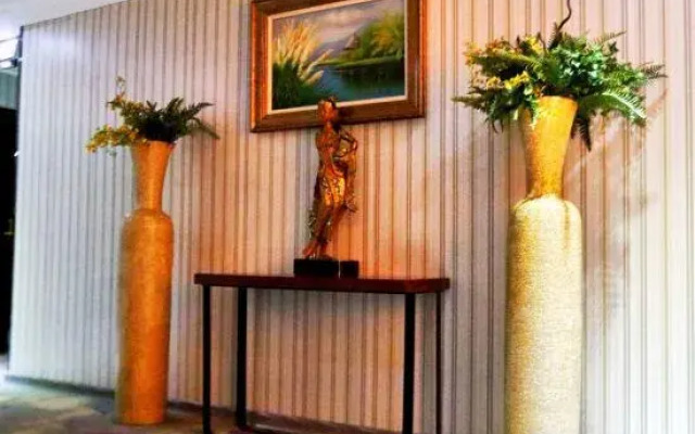 Shunhe Hotel (Xinyang Pingqiao Liugaolibao Plaza Branch)