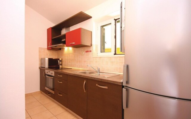 Nice Home in Skradin with Hot Tub, WiFi & 4 Bedrooms