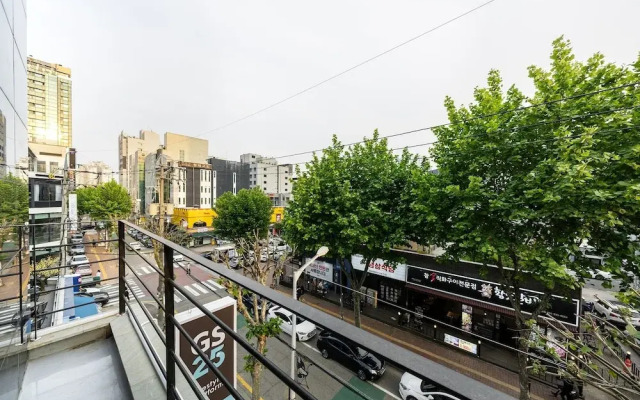 Brown Dot Hotel Suwon