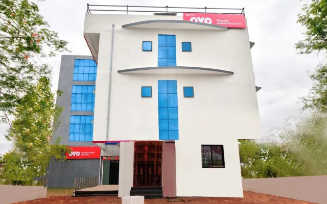 OYO Flagship 29595 Hotel Akash Executive