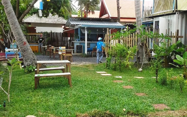 Think & Retro Cafe Lipa Noi Samui