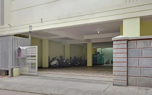 OYO 13043 Sree Sai Suites