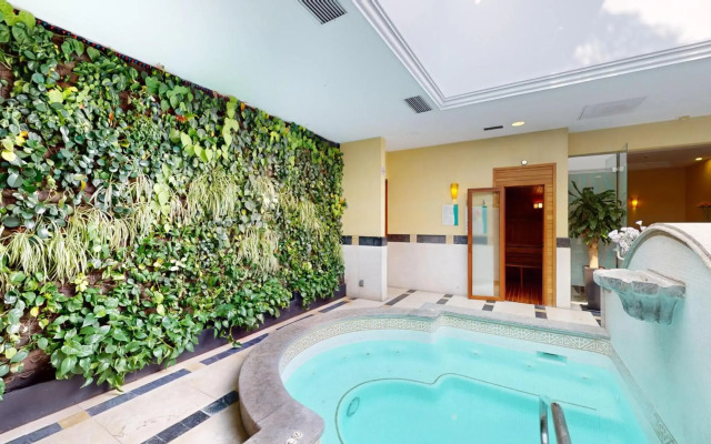 Marquis Sky Suites