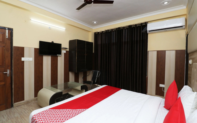 OYO 23206 Hotel Sky View