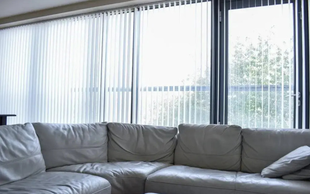 Modern 2 Bedroom East London Apartment by Olympic Park