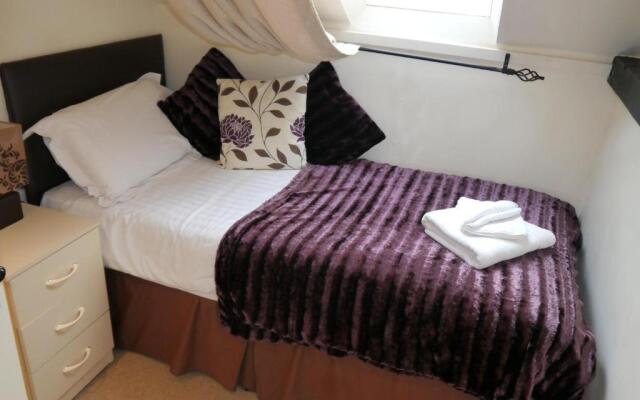 Hamlet Cottage sleeps 3-4 Stratford upon Avon