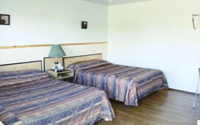 Moosomin Motel