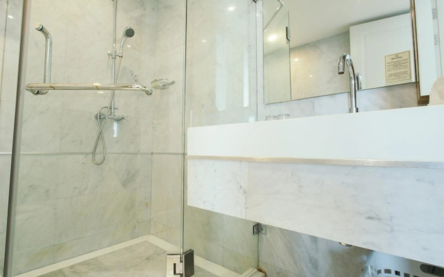 Thomson Residence Hotel