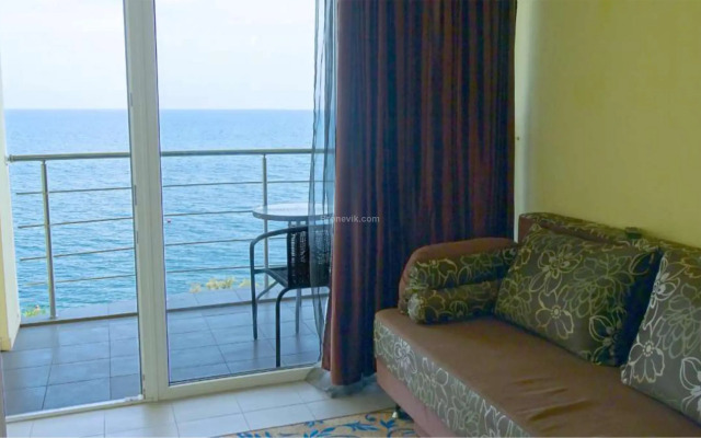 Legenda gostinitsa (Alushta)