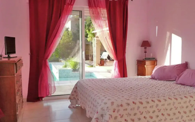 Beautiful Holiday Home in Cotignac France With Swimming Pool