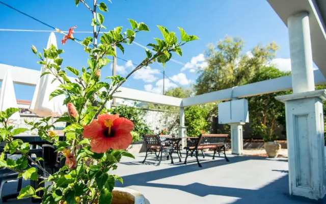 Aristotelis Apartments