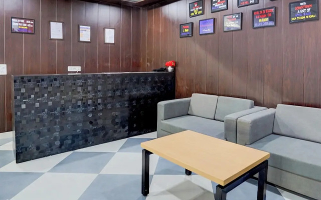 Hotel Downtown Noida Sector 15