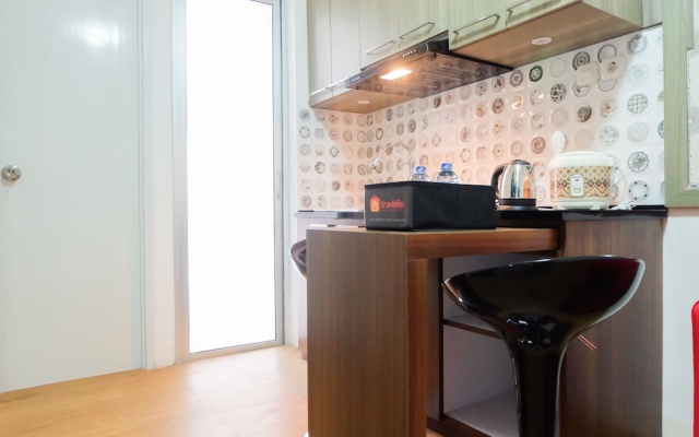 City View 2BR Apartment Bassura City near Shopping Mall – Kitchen – Jakarta