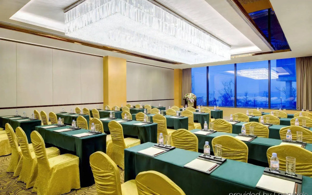 Sheraton Yantai Golden Beach Resort