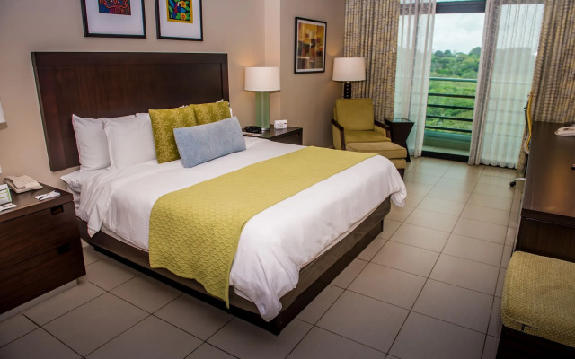 Summit Rainforest & Golf Resort