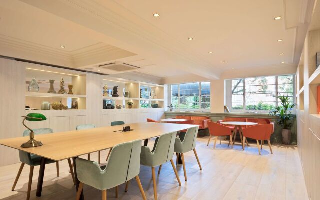 Melia White House Apartments