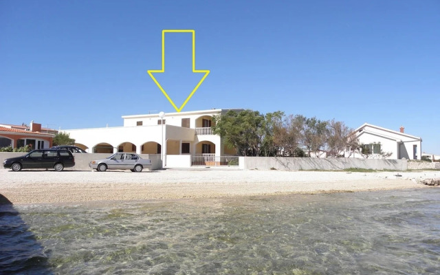 Stjepan- 10 m From Beach - A1 Prizemlje Desno