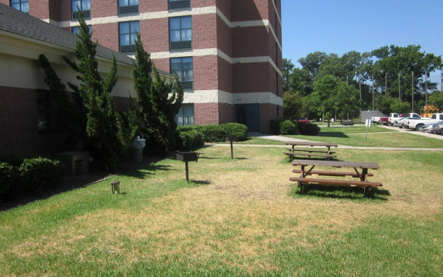 Quality Suites Lake Wright - Norfolk Airport