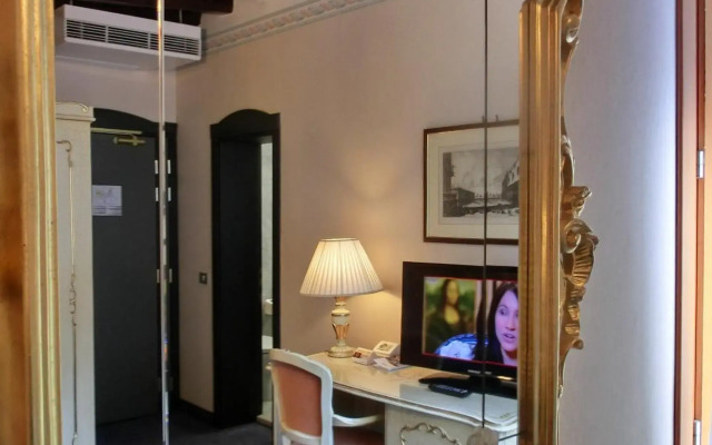 Hotel Diana