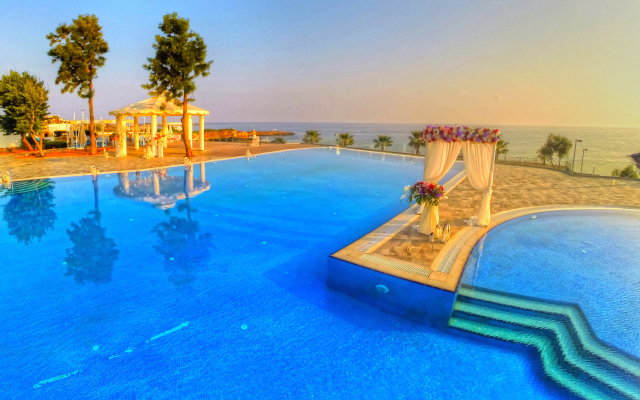 Jasmine Court Hotel