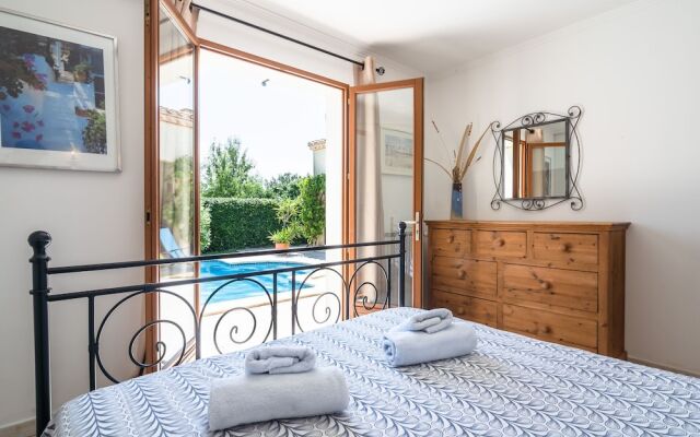 Superb Villa In Olonzac With Swimming Pool Close To Lake
