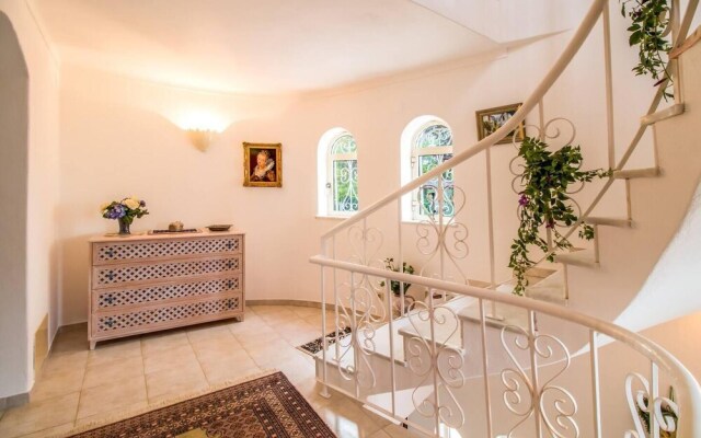 Stunning 3-bed Villa in Albufeira