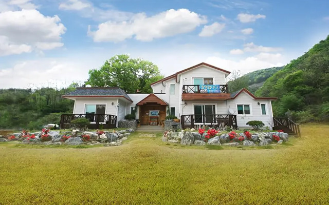 Yeongwol Hanbando River Pension