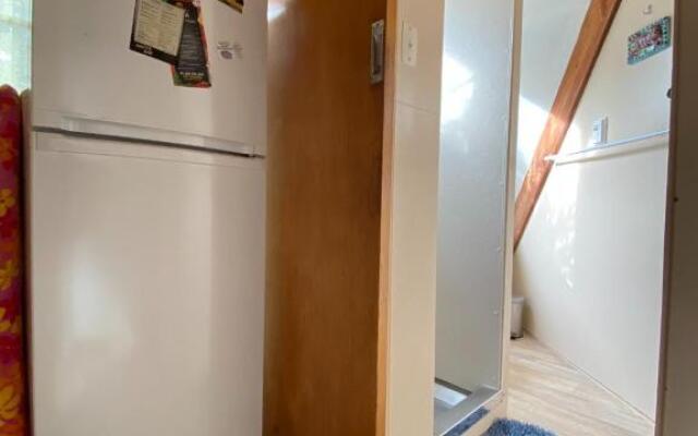 9 Chalet Cres