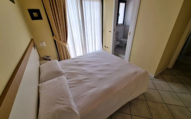 Le Terrazze Sul Lago Residence & Hotel