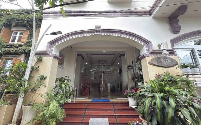 OYO 1295 Doi May Hotel Da Latd