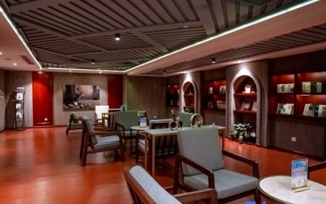 Galactic G-Luxe Hotel