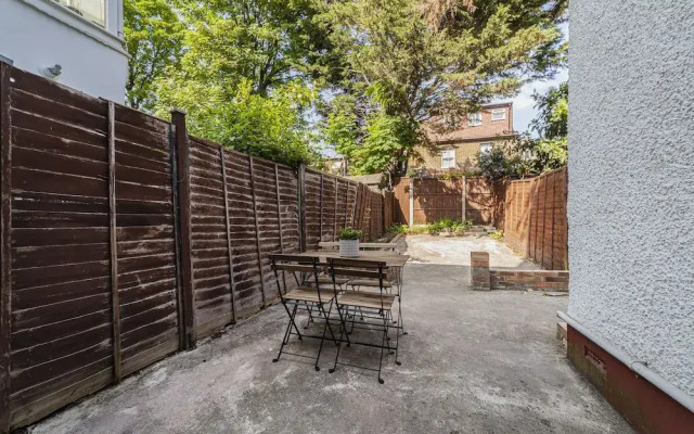 The Neasden Villas