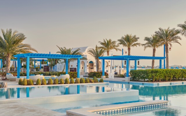 Hilton Salwa Beach Resort & Villas