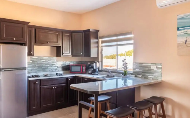 Apartment With Excellent In-town Location 2