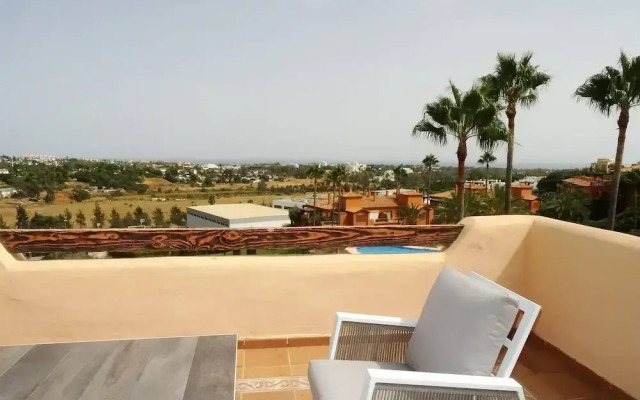 Beautiful Flat Near Golf Courses With sea Views
